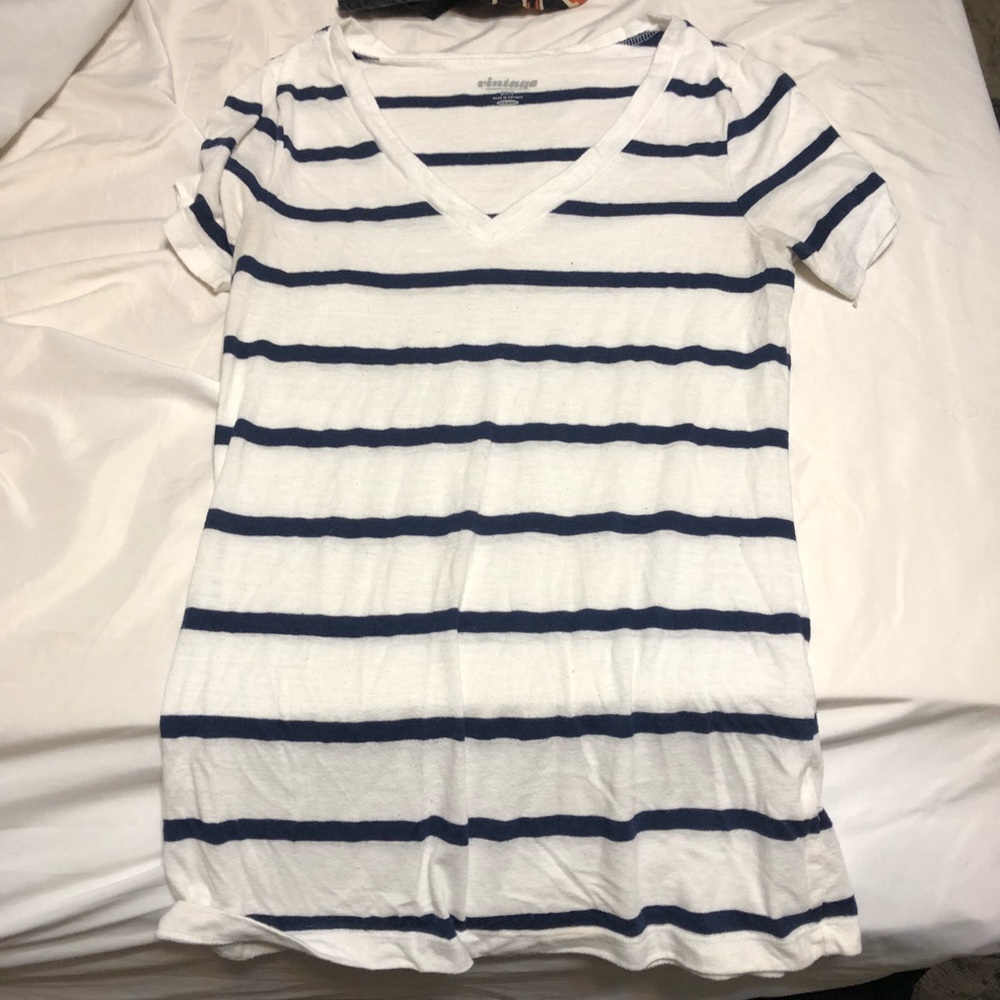Old Navy Striped Fitted V Neck T-shirt. s: small